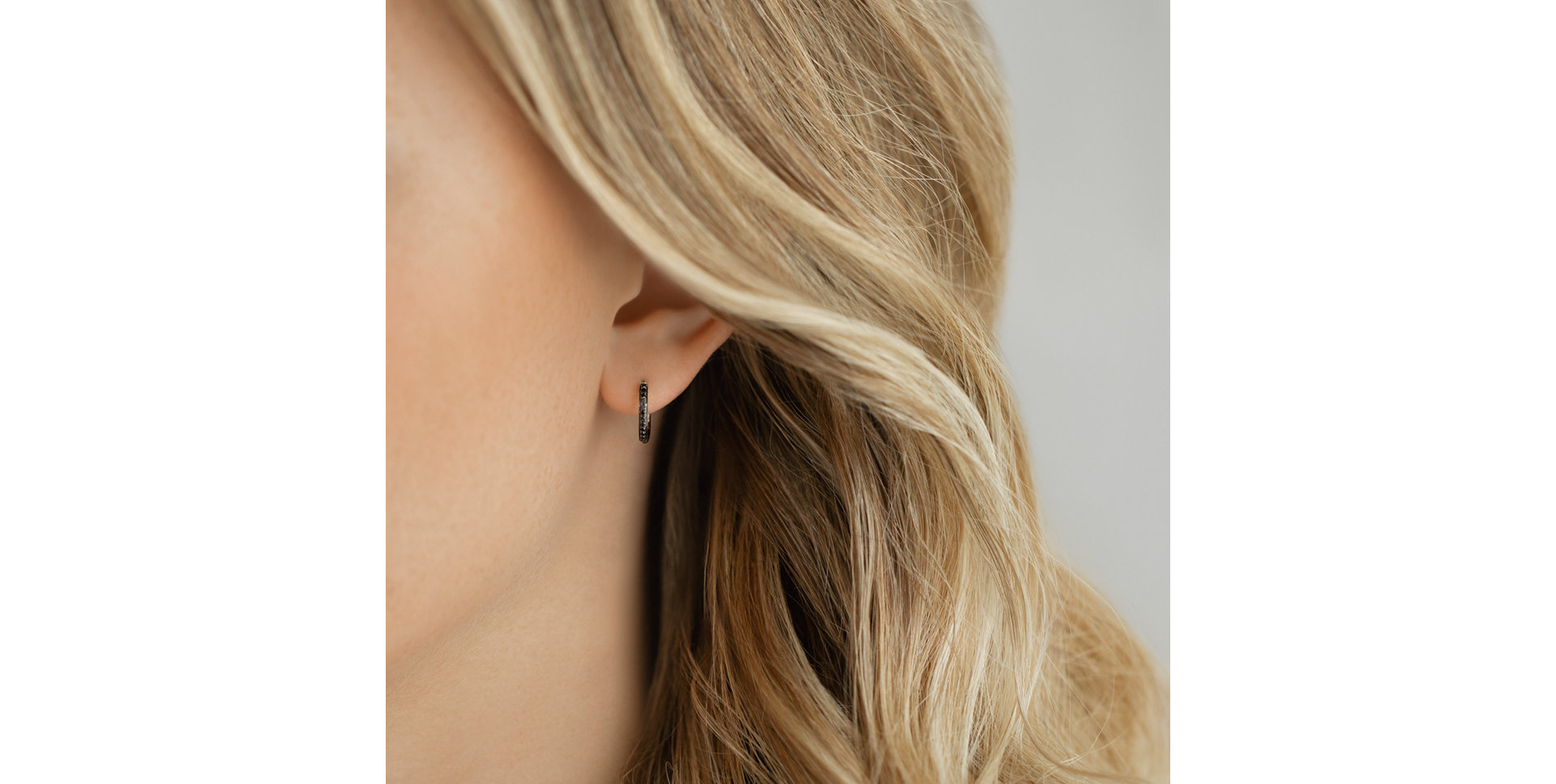 Náušnice s čiernymi diamantmi Moon Opium