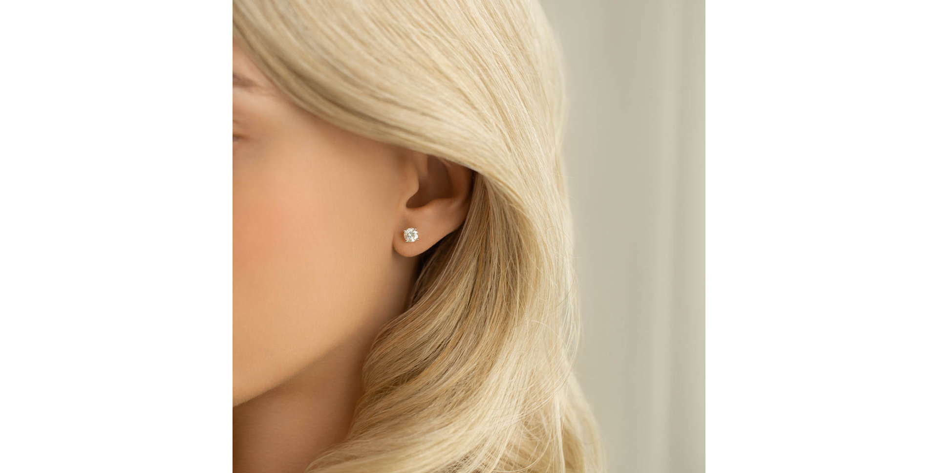 Náušnice 14kt biele zlato s diamantmi Essential Shine