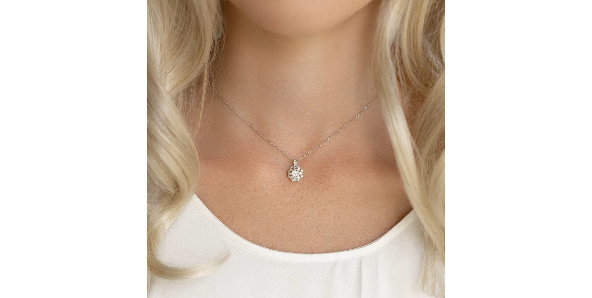 Prívesok 14kt biele zlato s diamantmi Prívesok z bieleho zlata s diamantmi Delicate Star