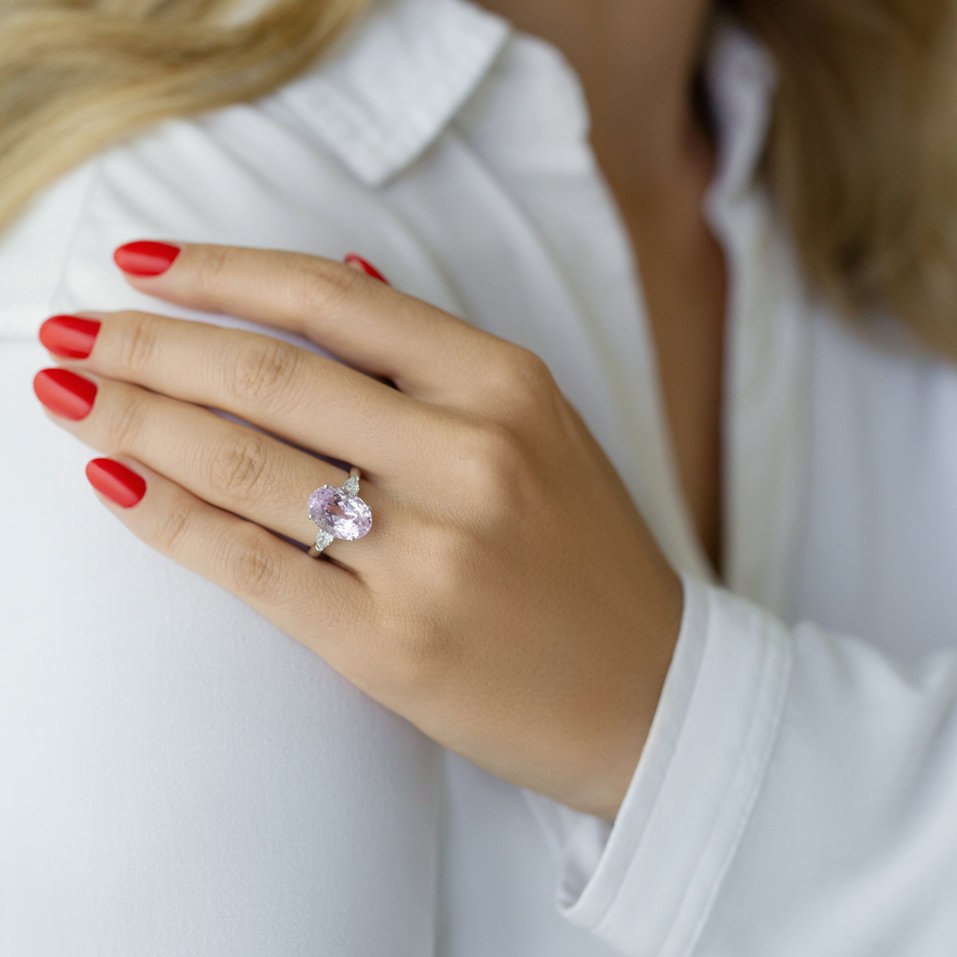 Prsteň 14kt biele zlato s diamantmi a kunzitom Fiona