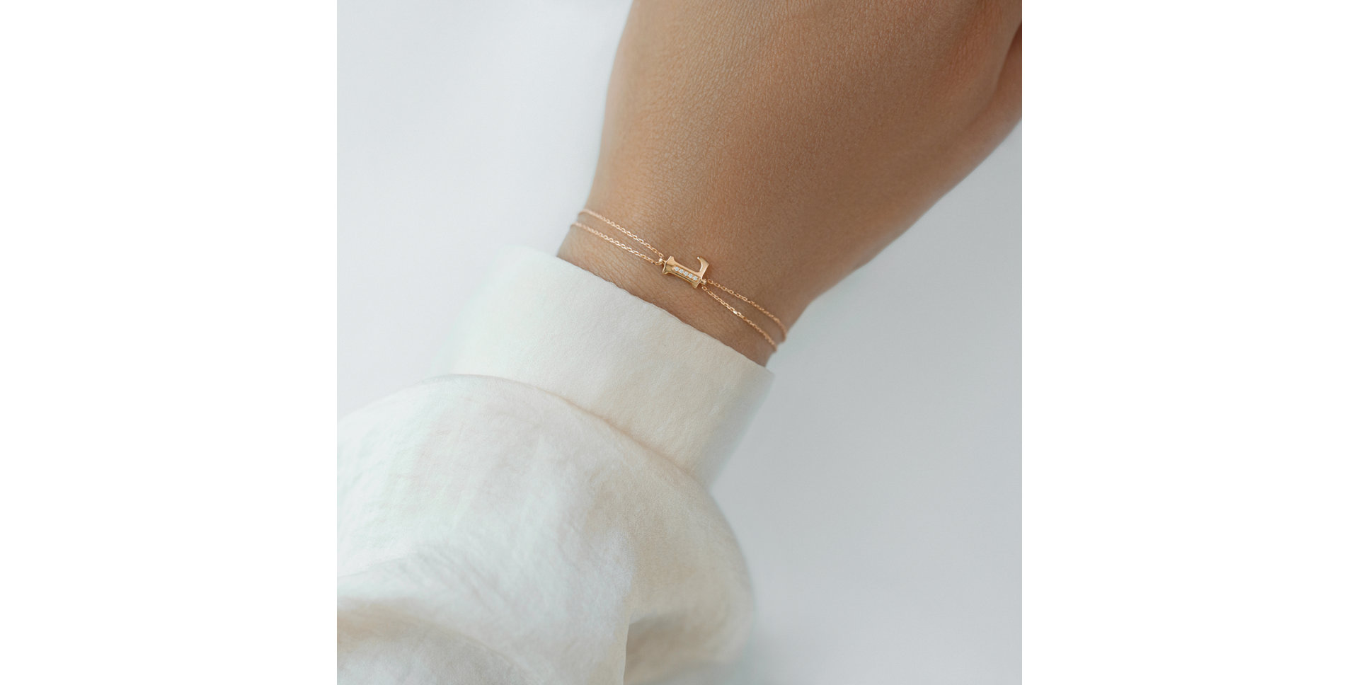 Náramok s diamantmi Alluring Letter