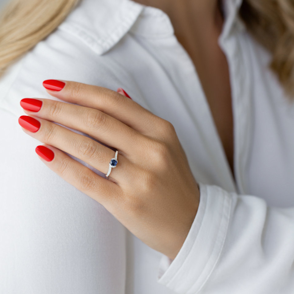 Prsteň s diamantmi a zafírom Vaina