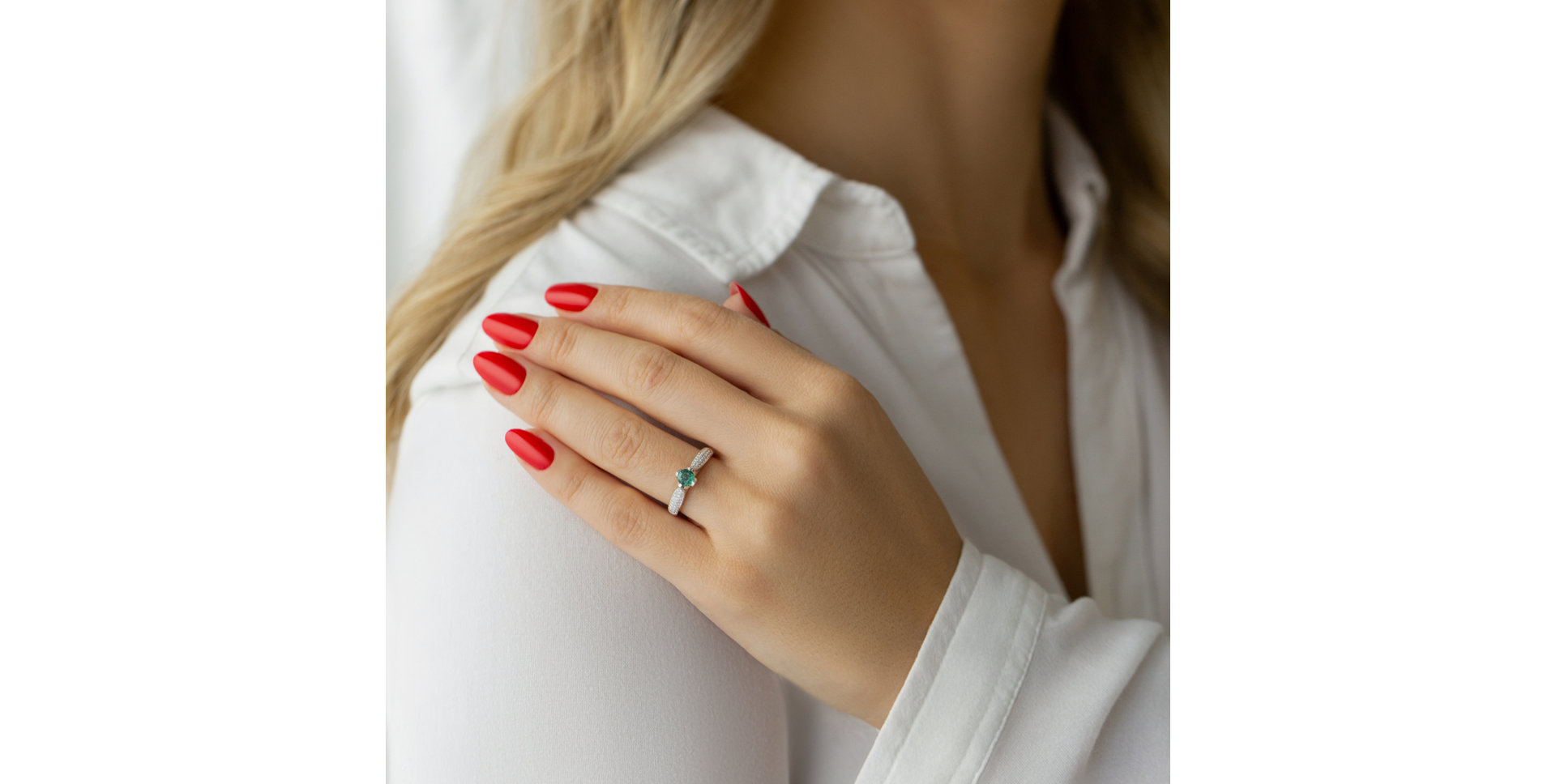 Prsteň s diamantmi a smaragdom Carleen