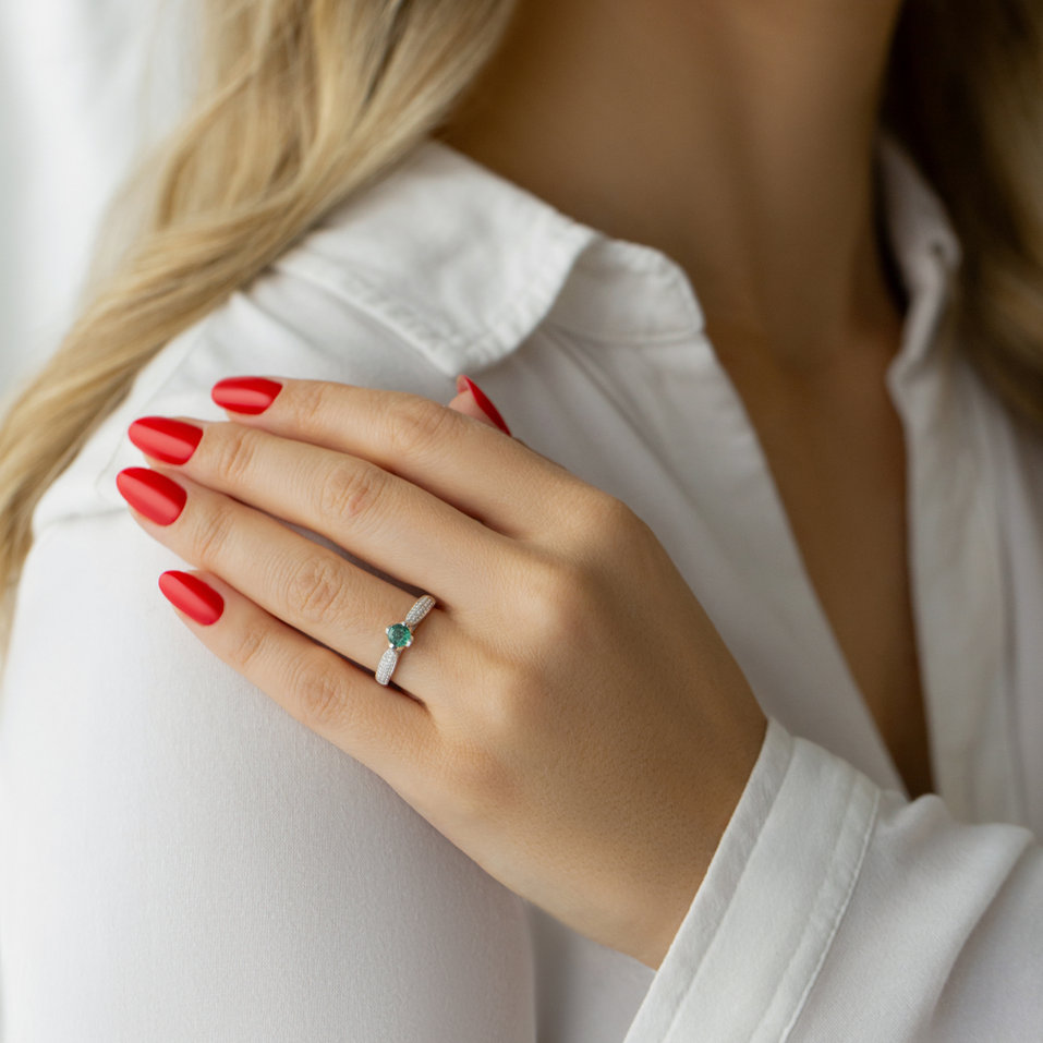 Prsteň s diamantmi a smaragdom Carleen