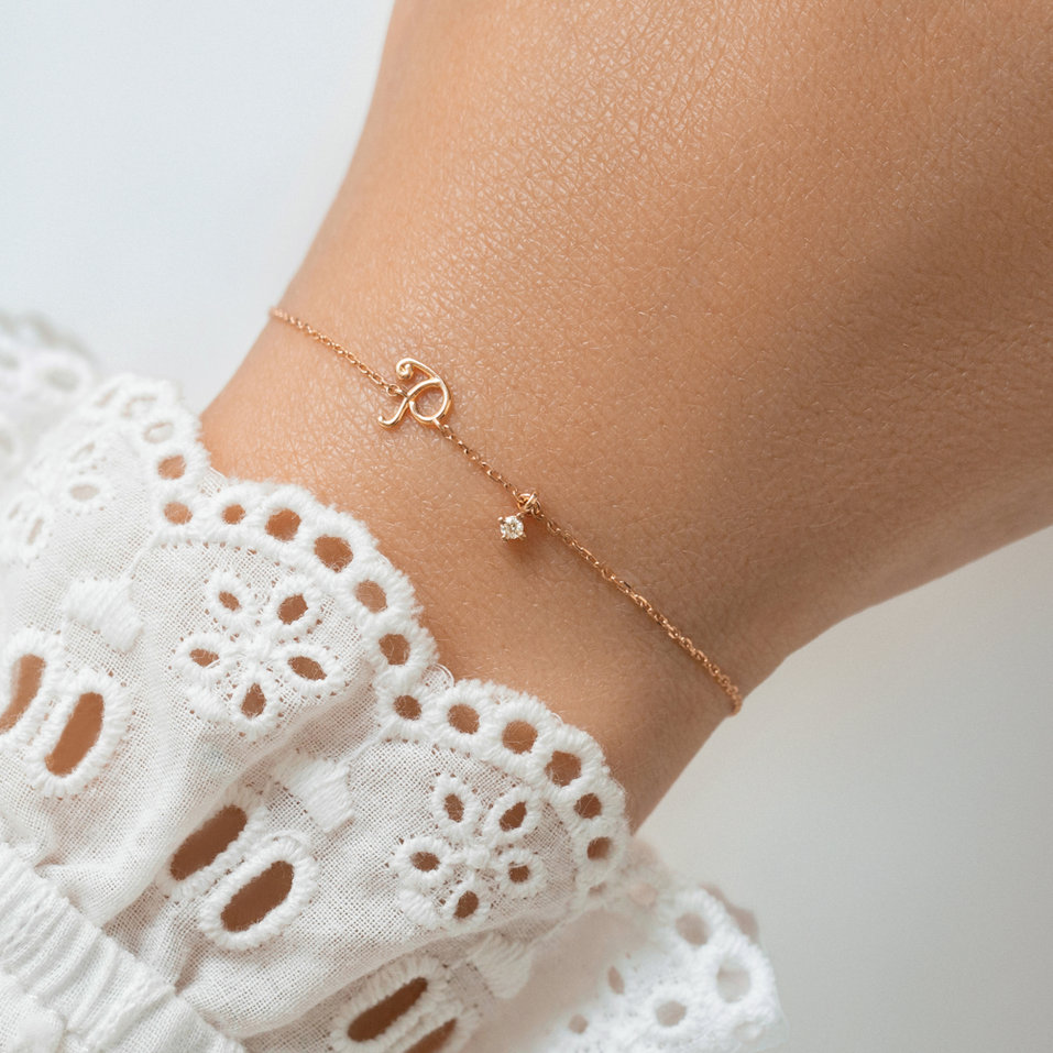 Náramok s diamantom Curly Letters P