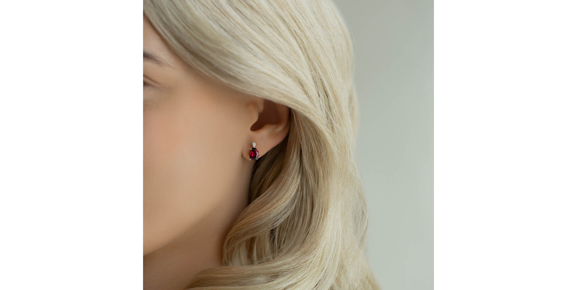 Náušnice s diamantmi a rhodolitom Royal Aura