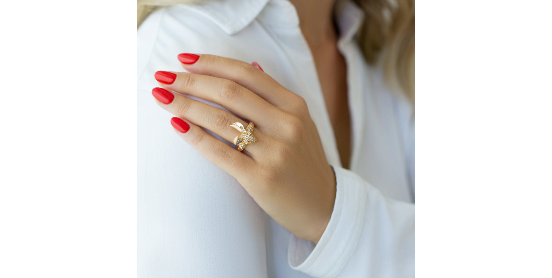 Prsteň s diamantmi a rubíny March Hare