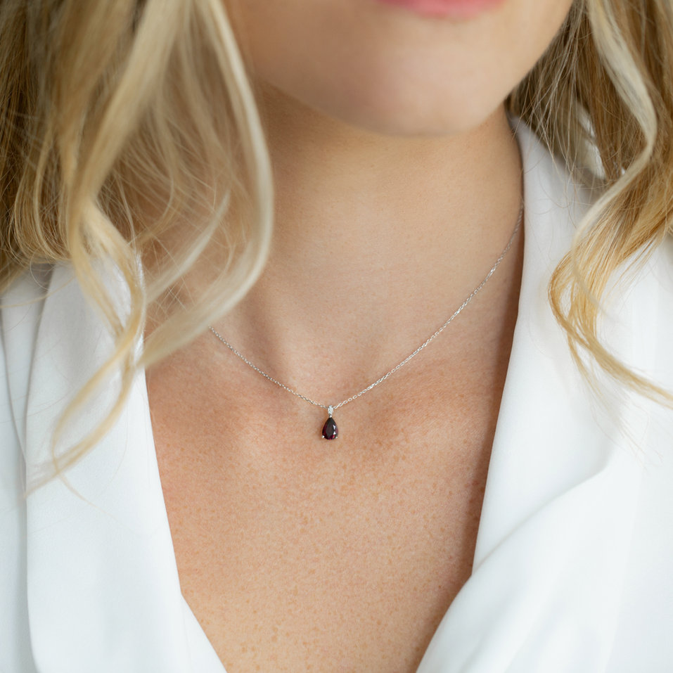 Náhrdelník s diamantmi a rhodolitom Tearfall