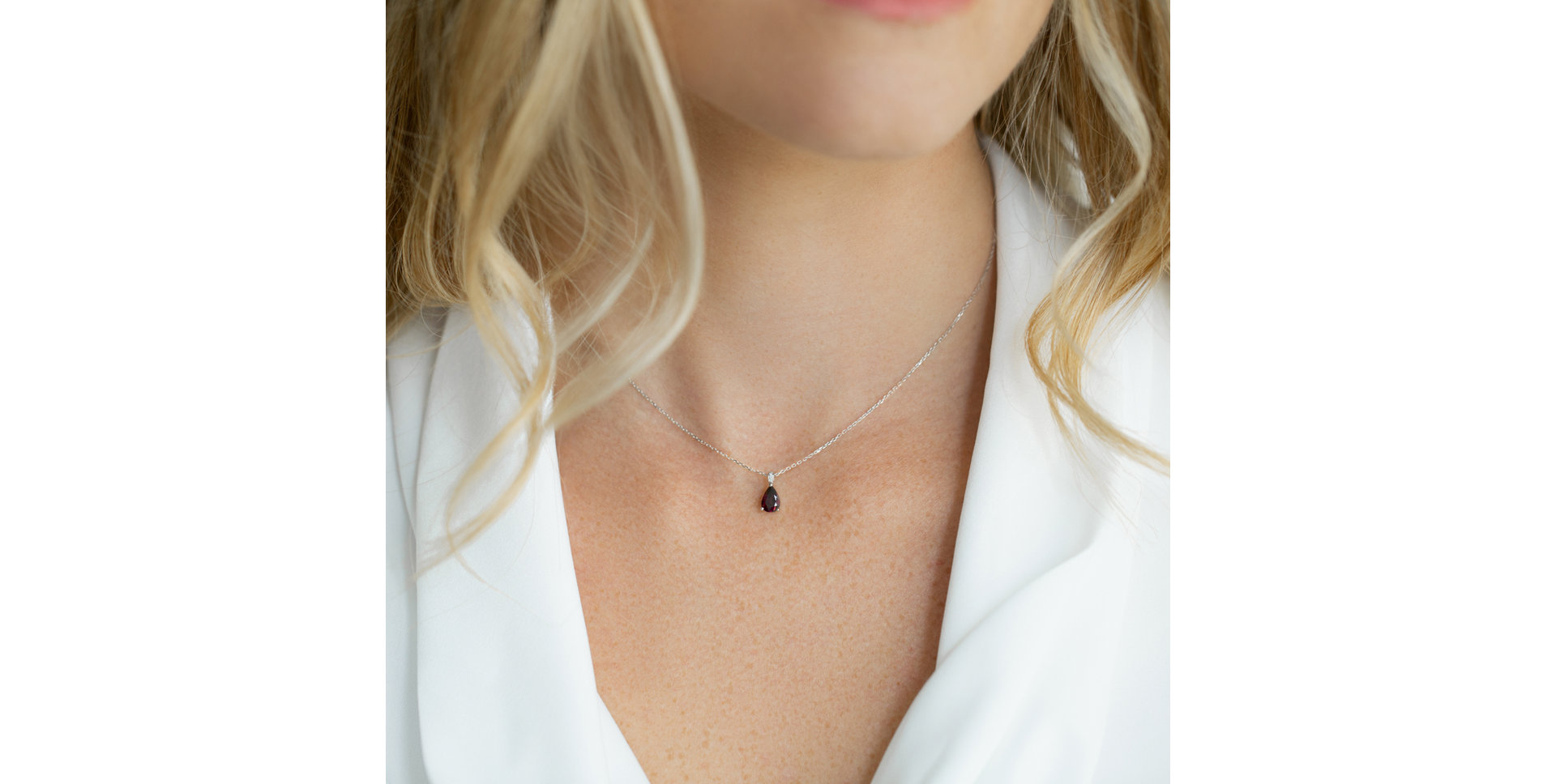 Náhrdelník s diamantmi a morganitom Tearfall