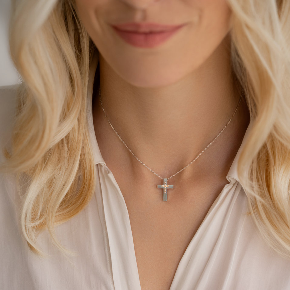 Náhrdelník s diamantmi Cross