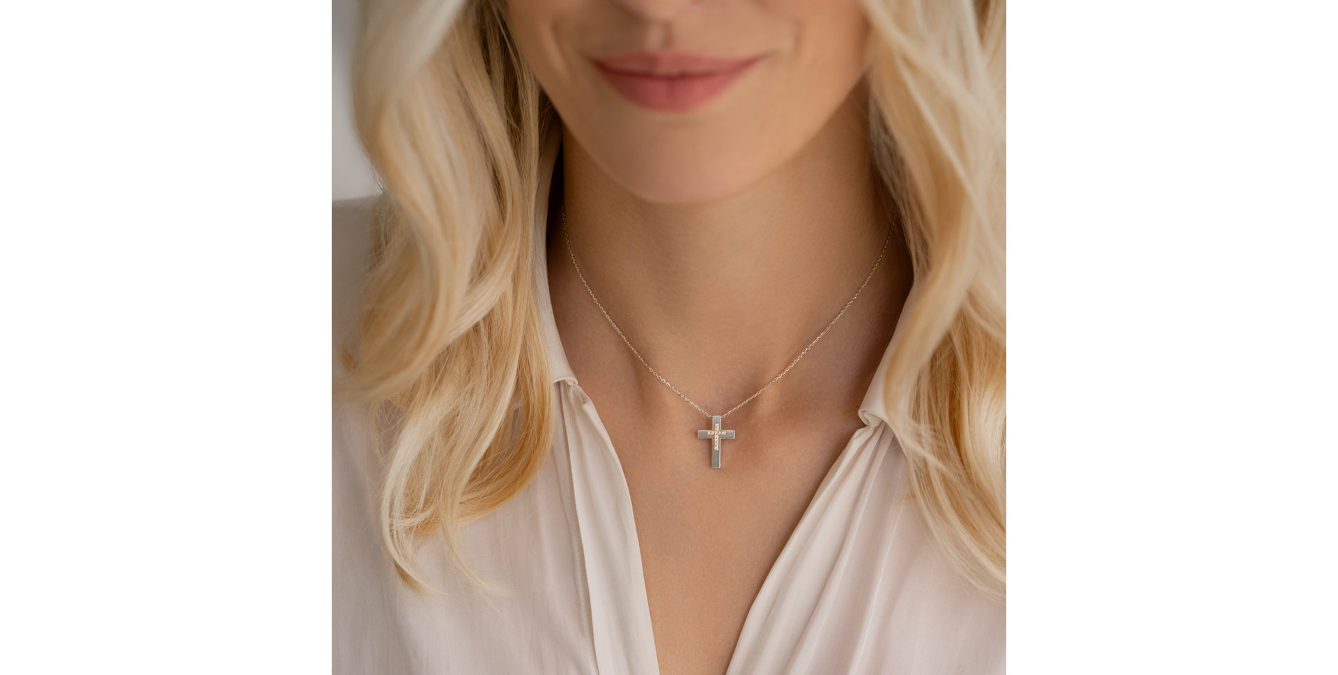 Náhrdelník s diamantmi Cross