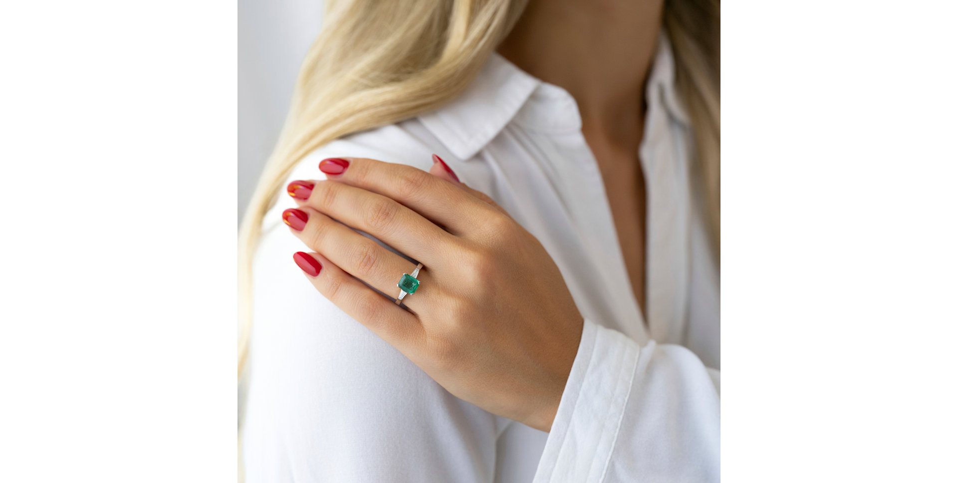 Prsteň s diamantmi a smaragdom Coronation Destiny