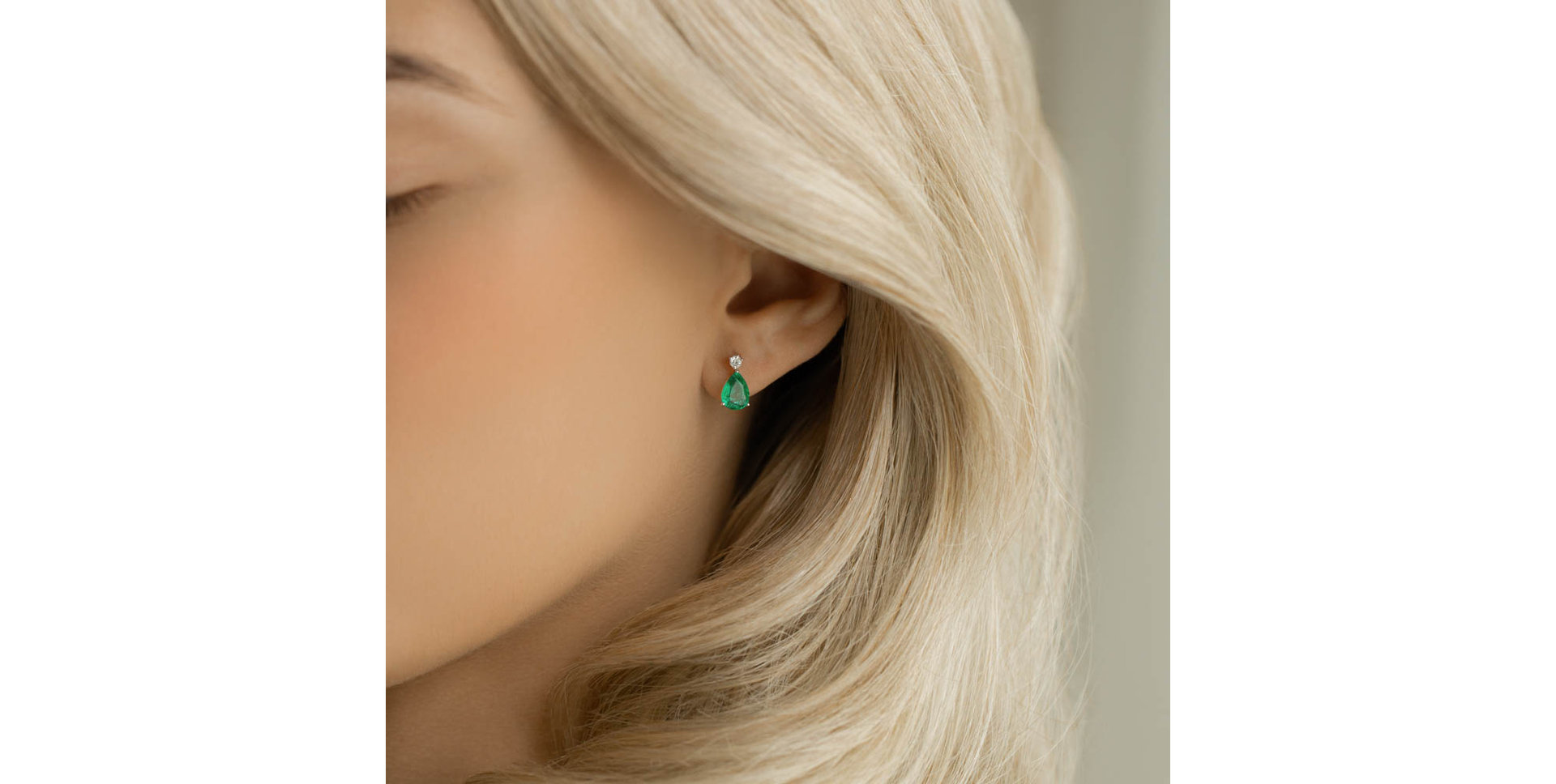 Náušnice s diamantmi a zafírom Galatea