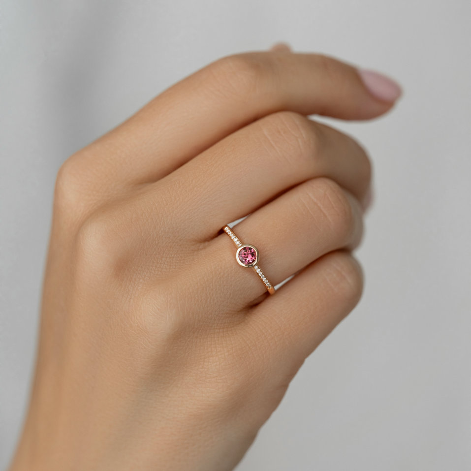 Prsteň s diamantmi a smaragdom Regal Sparkle