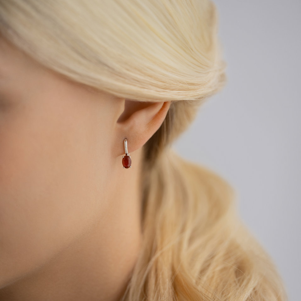 Náušnice s diamantmi a rubínom Lauriene