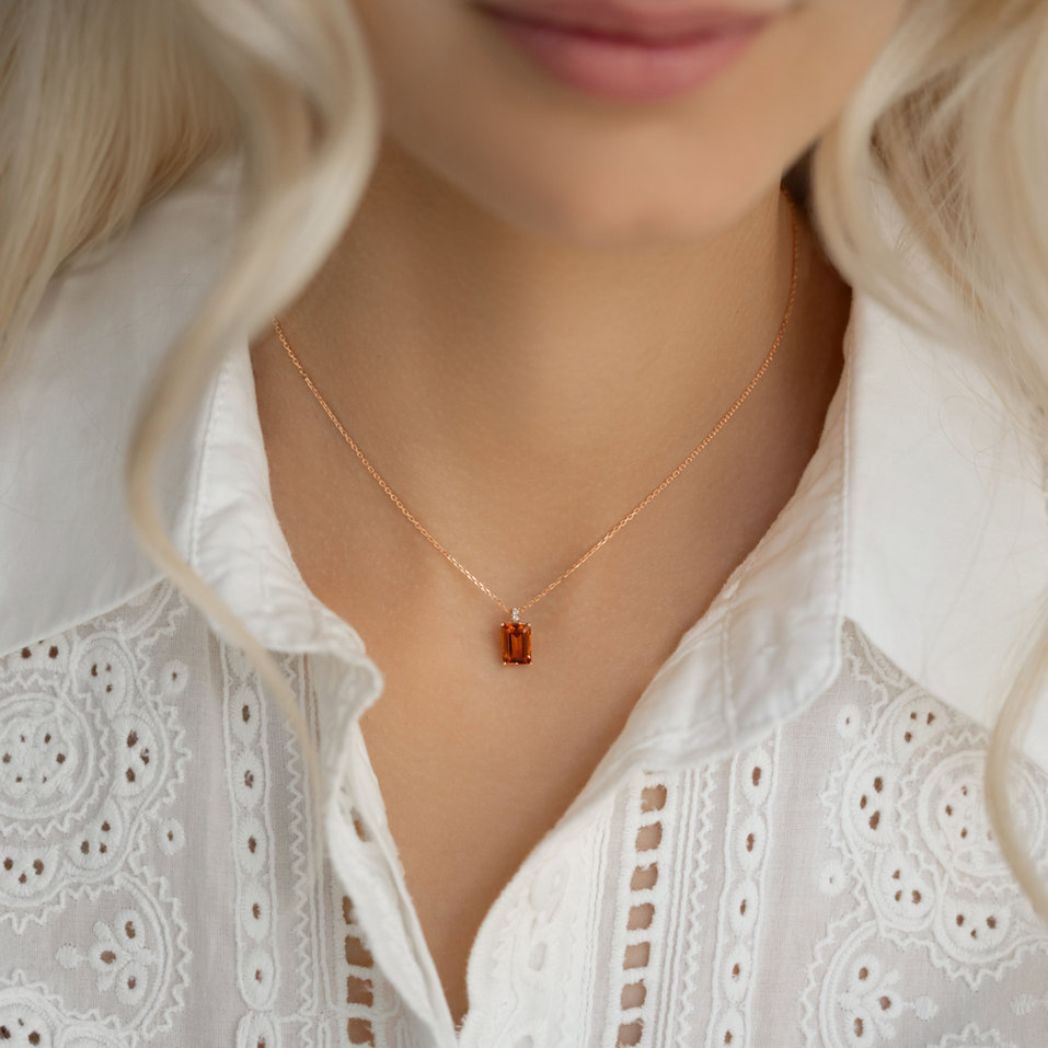 Náhrdelník s diamantmi a rhodolitom Mireth