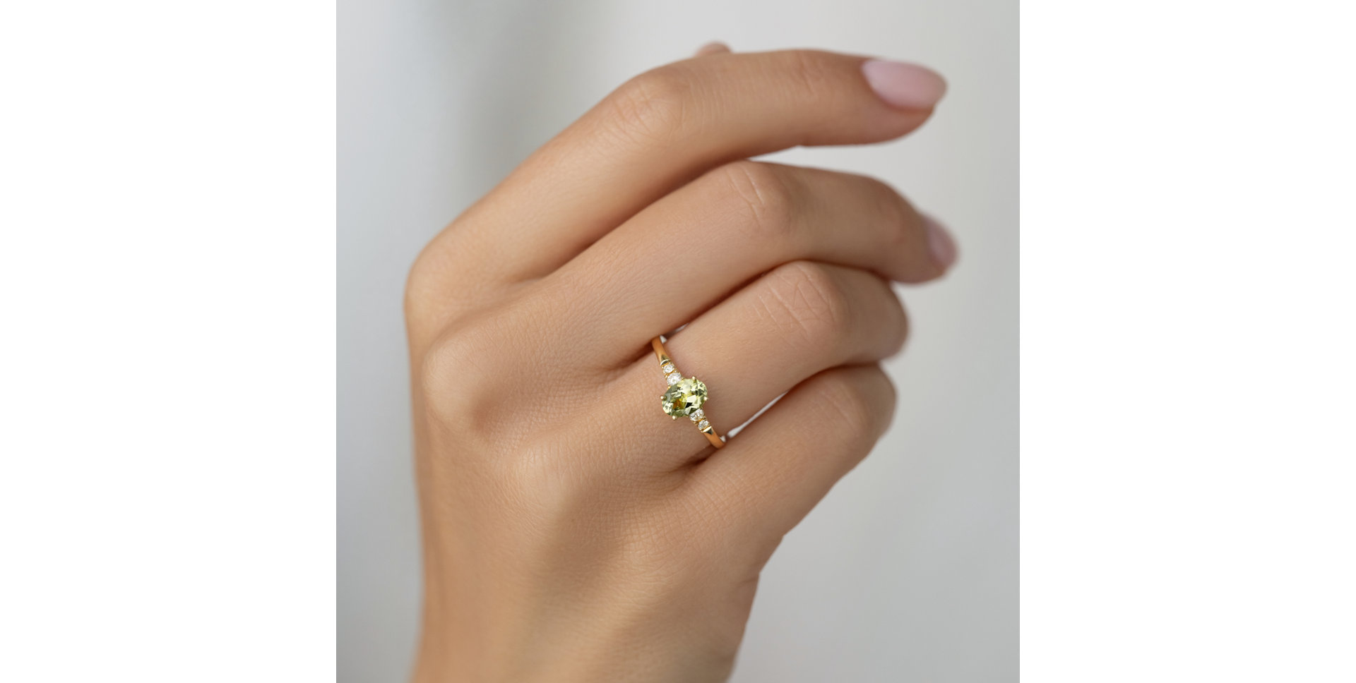 Prsteň s diamantmi a peridotom Melisandra