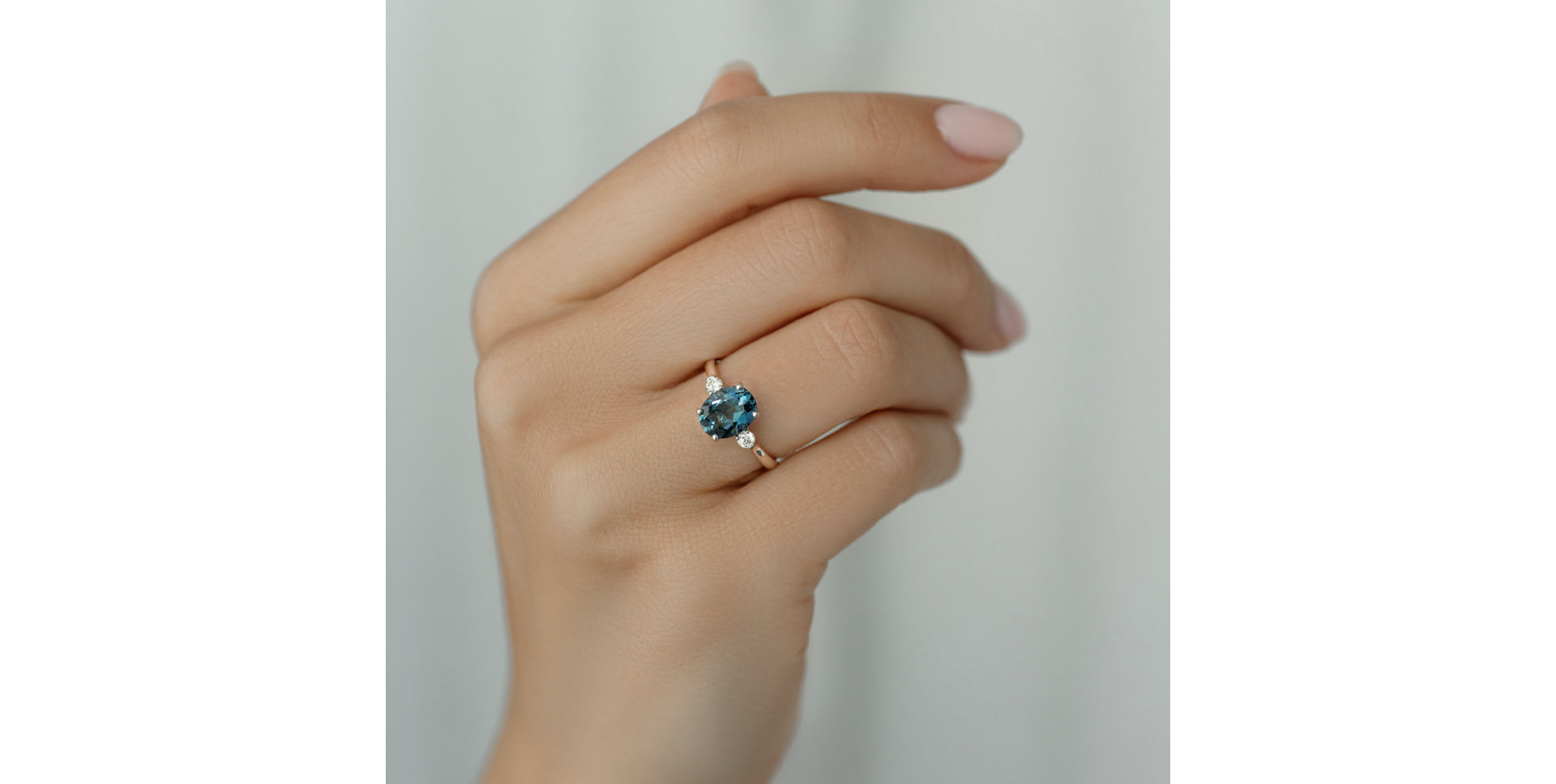 Prsteň s diamantmi a rhodolitom Asuan