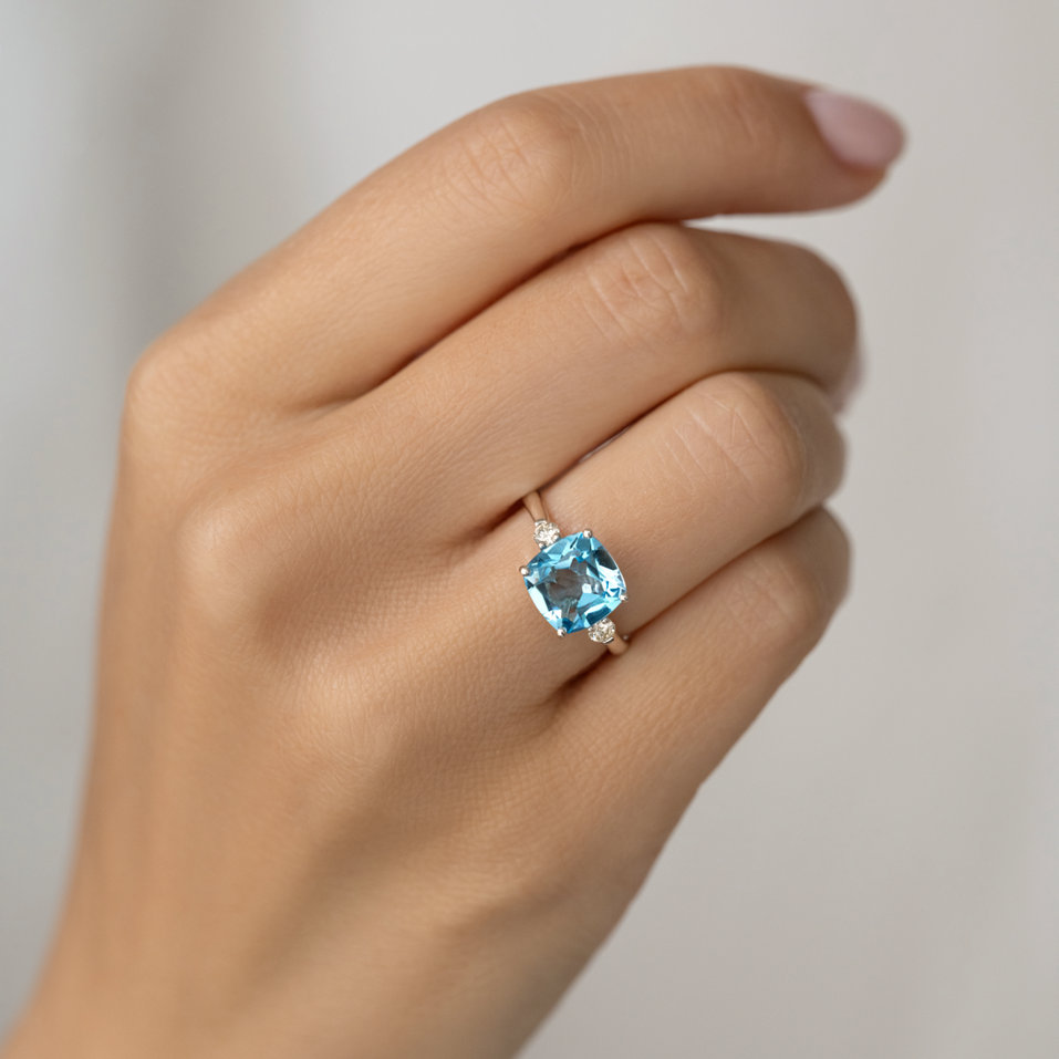 Prsteň s diamantmi a topásom The Countess