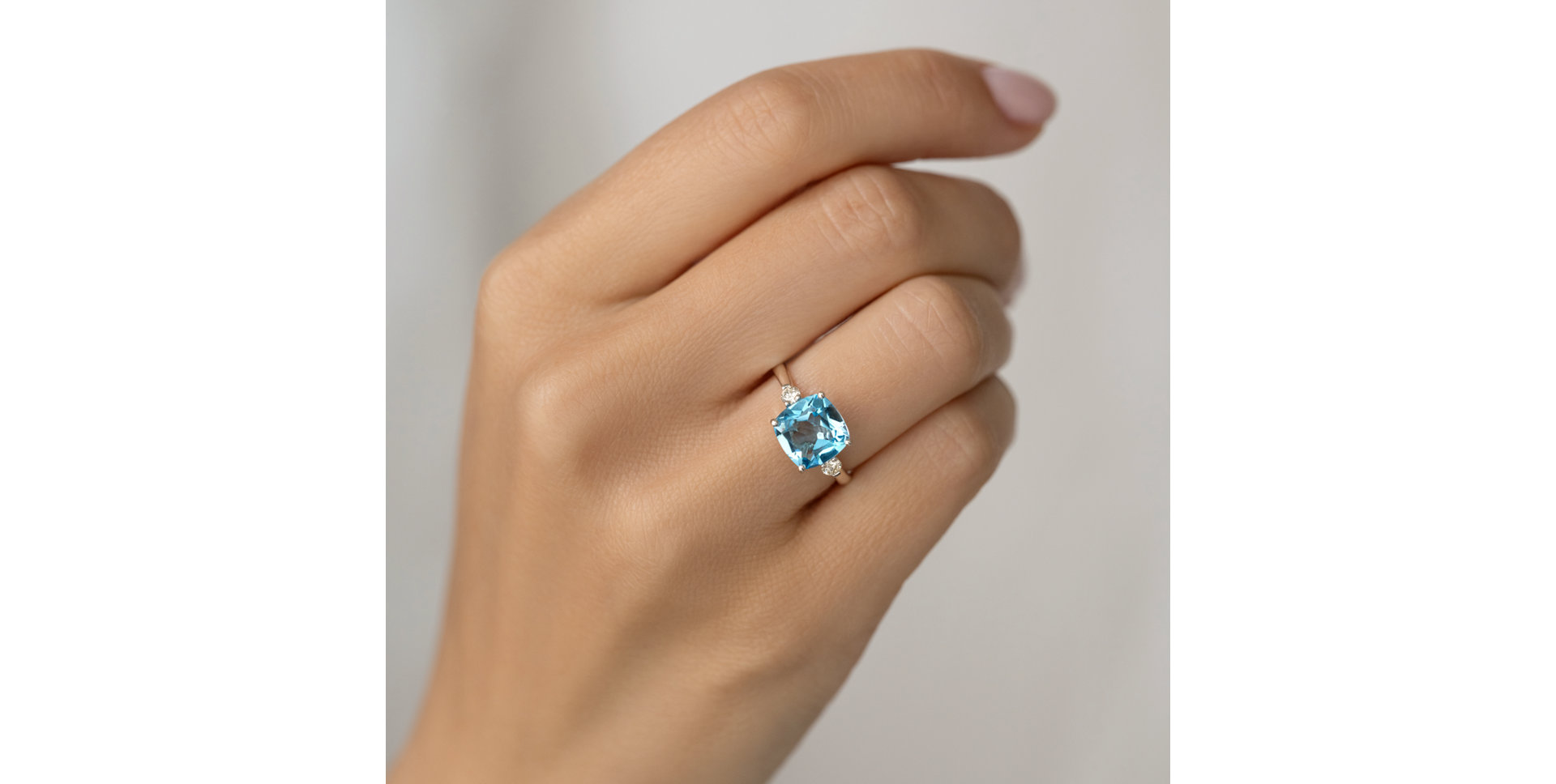 Prsteň s diamantmi a topásom The Countess