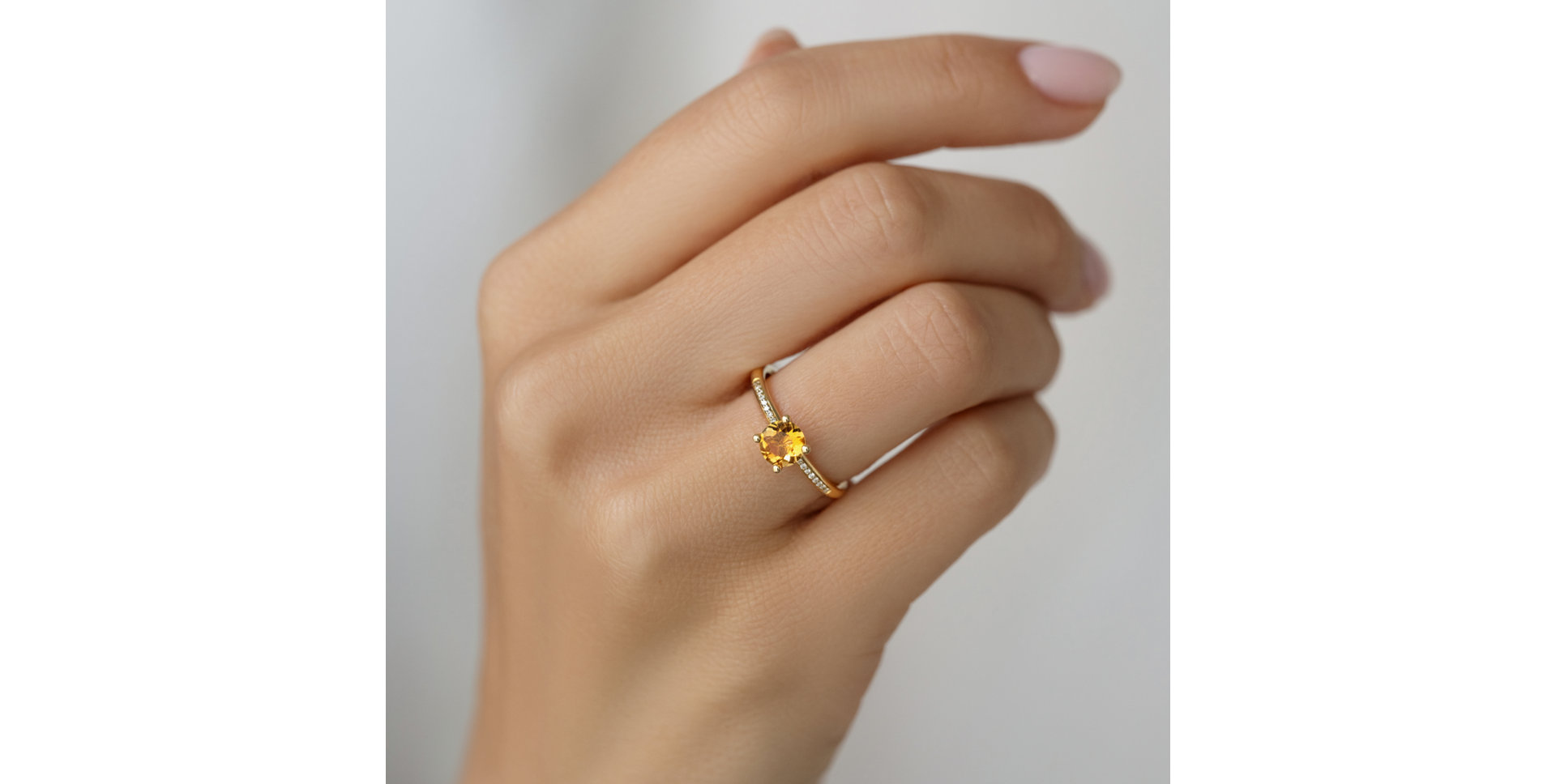 Prsteň s diamantmi a topásom Satin