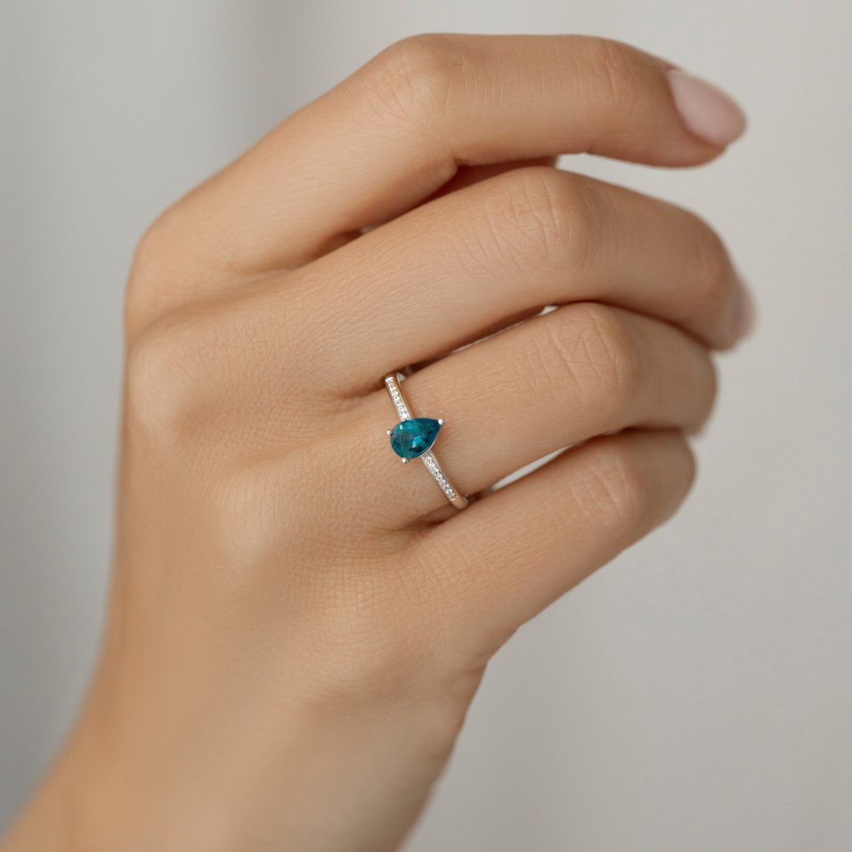 Prsteň s diamantmi a topásom Teardrop