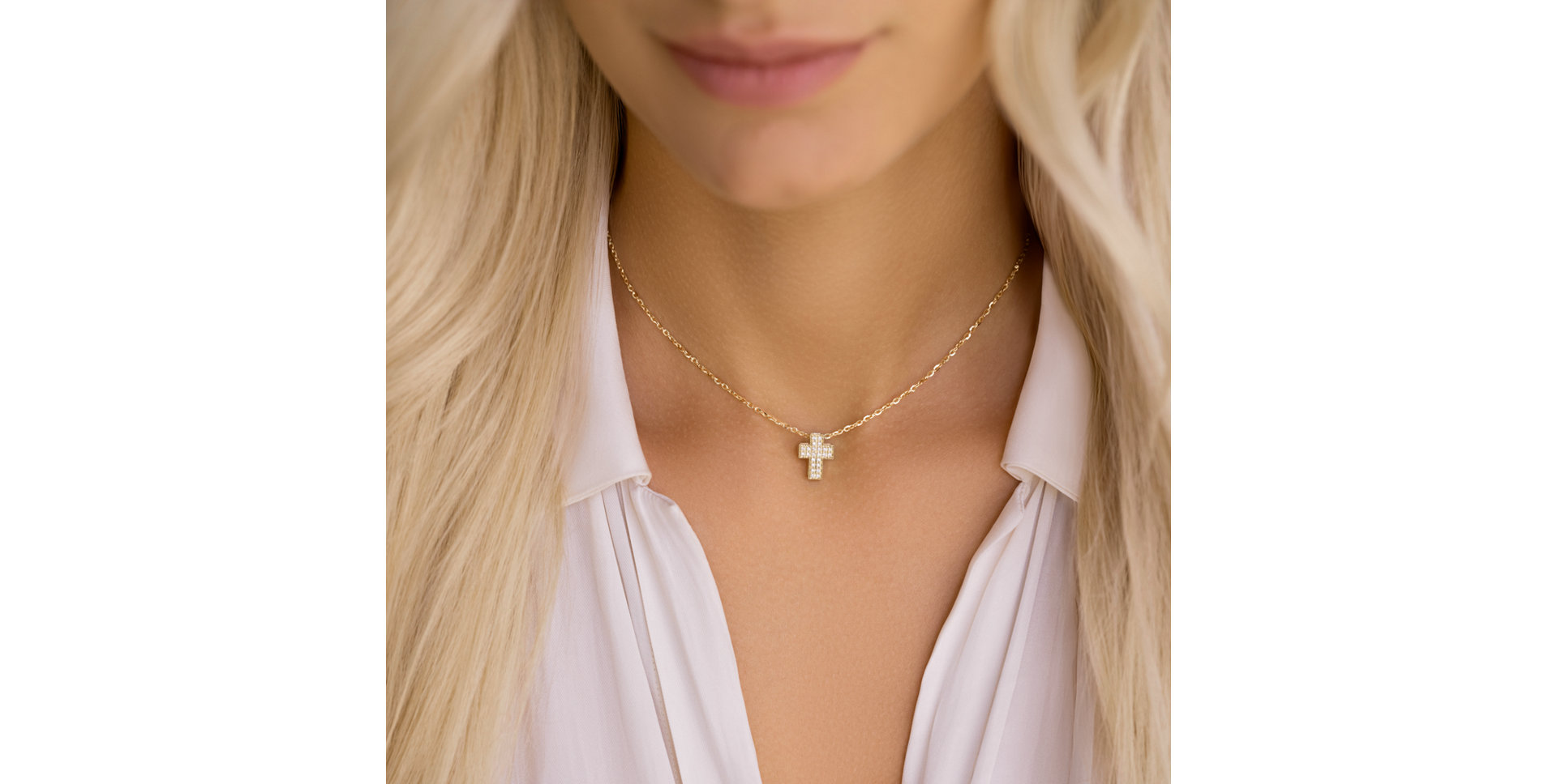 Náhrdelník s diamantmmi Divine Cross