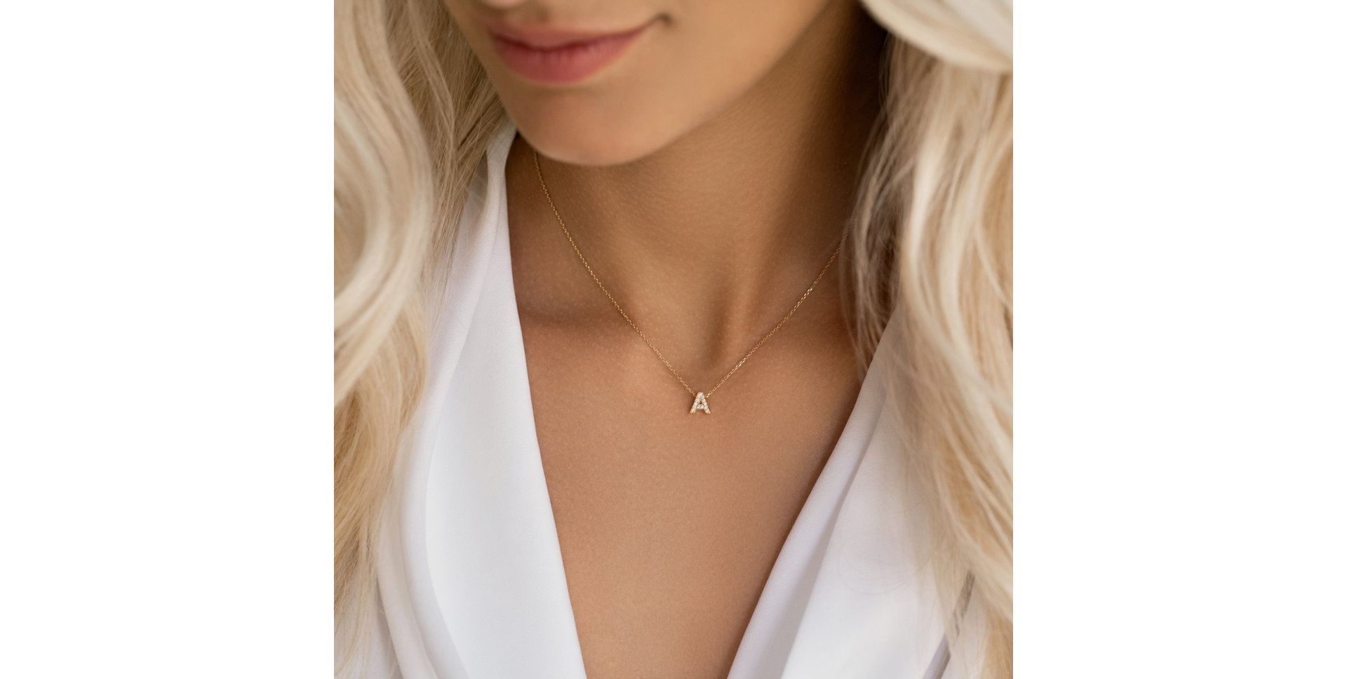 Prívesok s diamantmi Twinkling  Letter