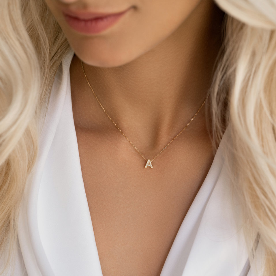 Prívesok s diamantmi Twinkling  Letter