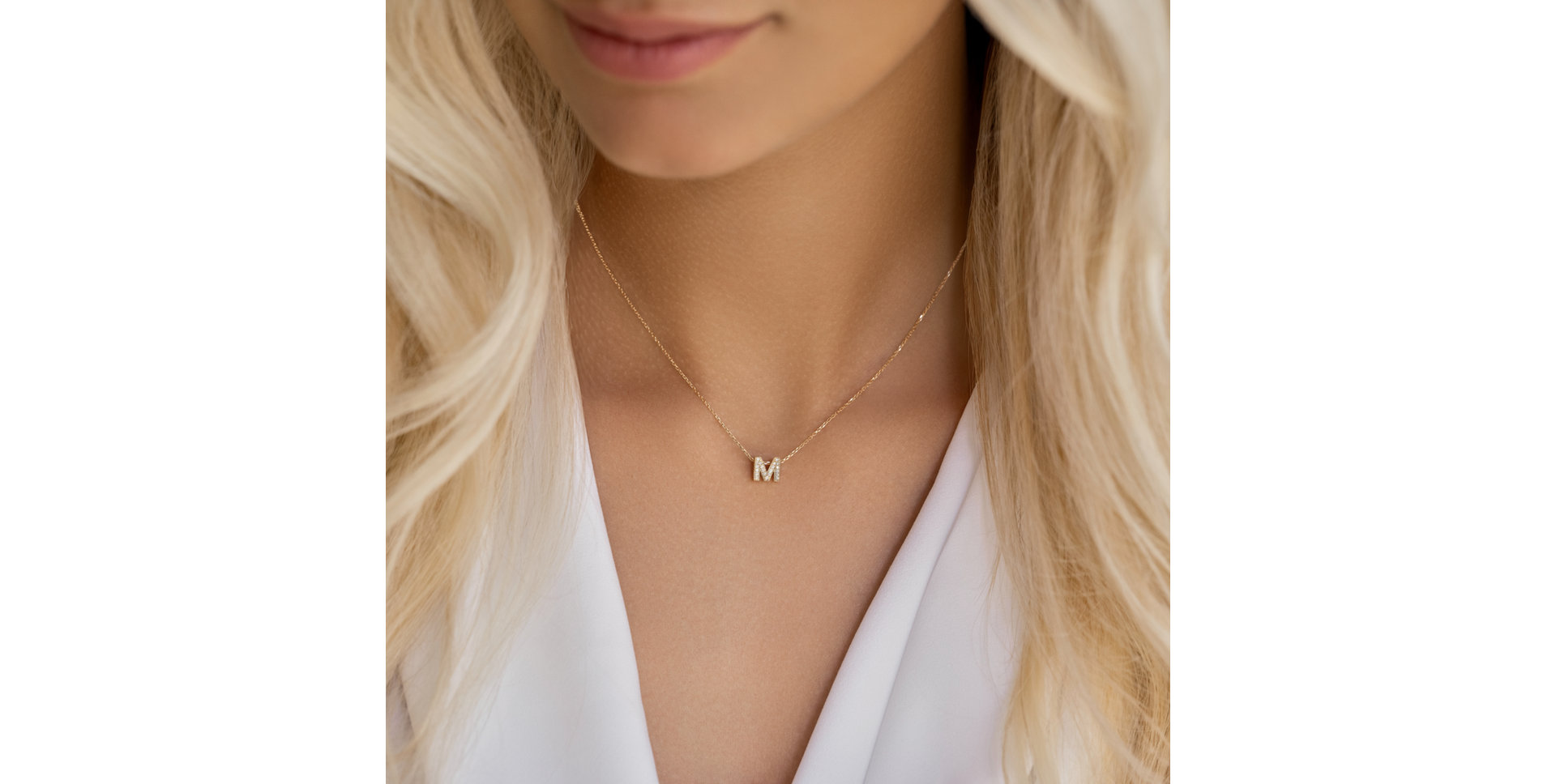 Prívesok s diamantmi Twinkling  Letter