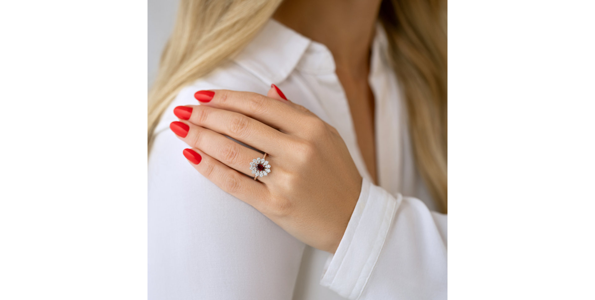 Prsteň s diamantmi a rubínom Floral Treasure