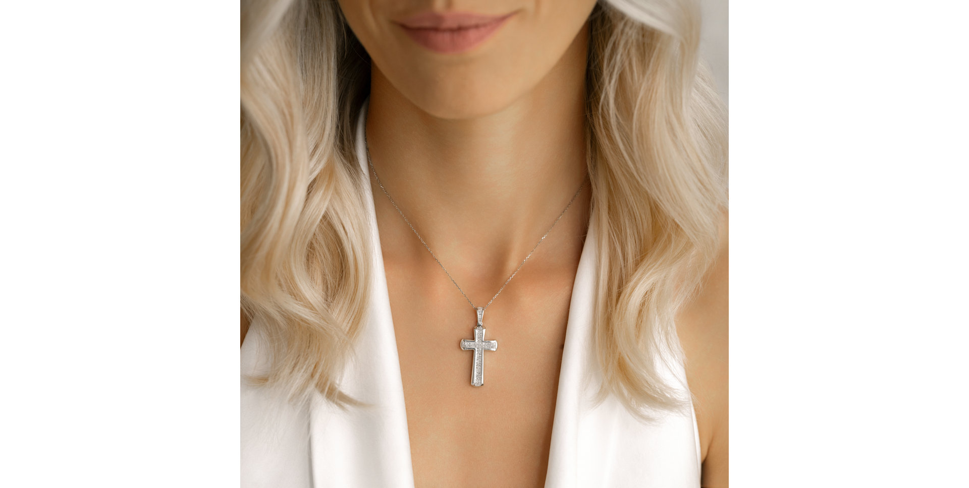 Prívesok s diamantmi Vision Cross