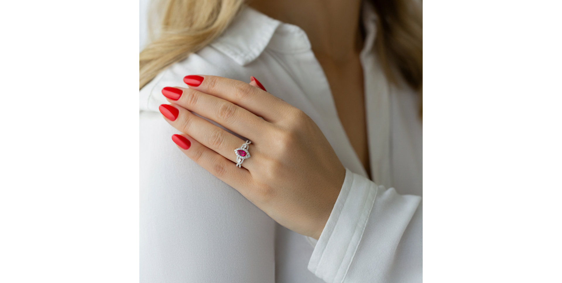 Prsteň s diamantmi a rubínom Tessora
