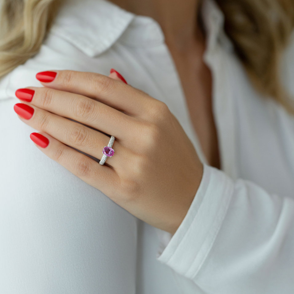 Prsteň s zafírom a diamantmi Noelle