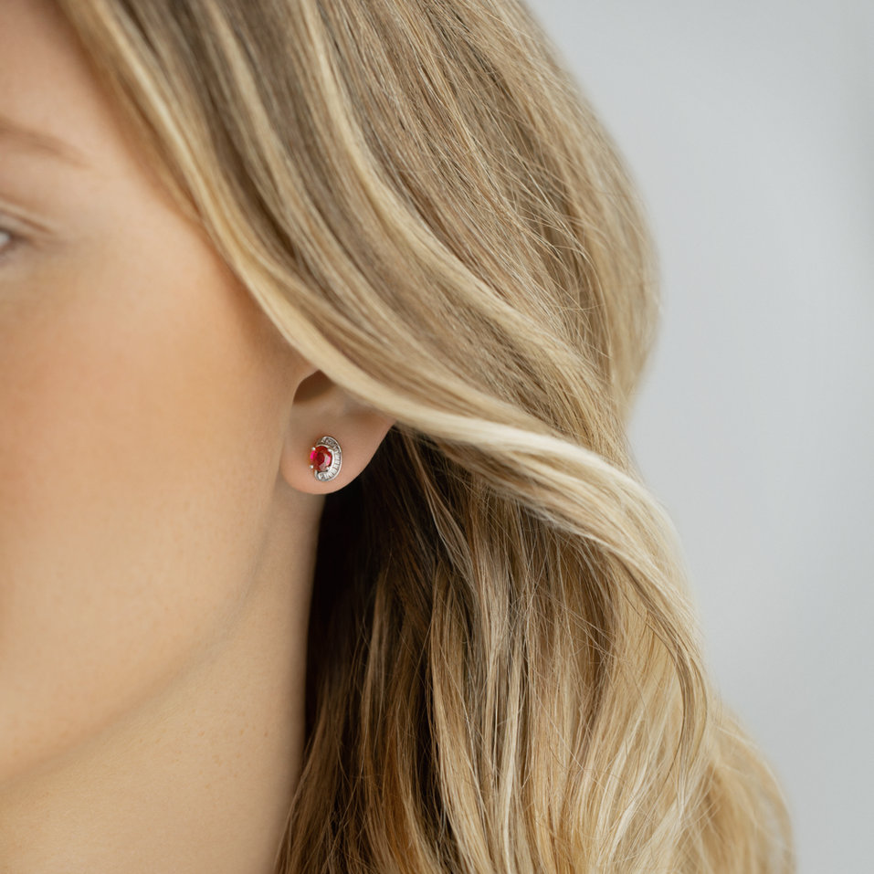 Náušnice s rubínom a diamantmi Fireleaf