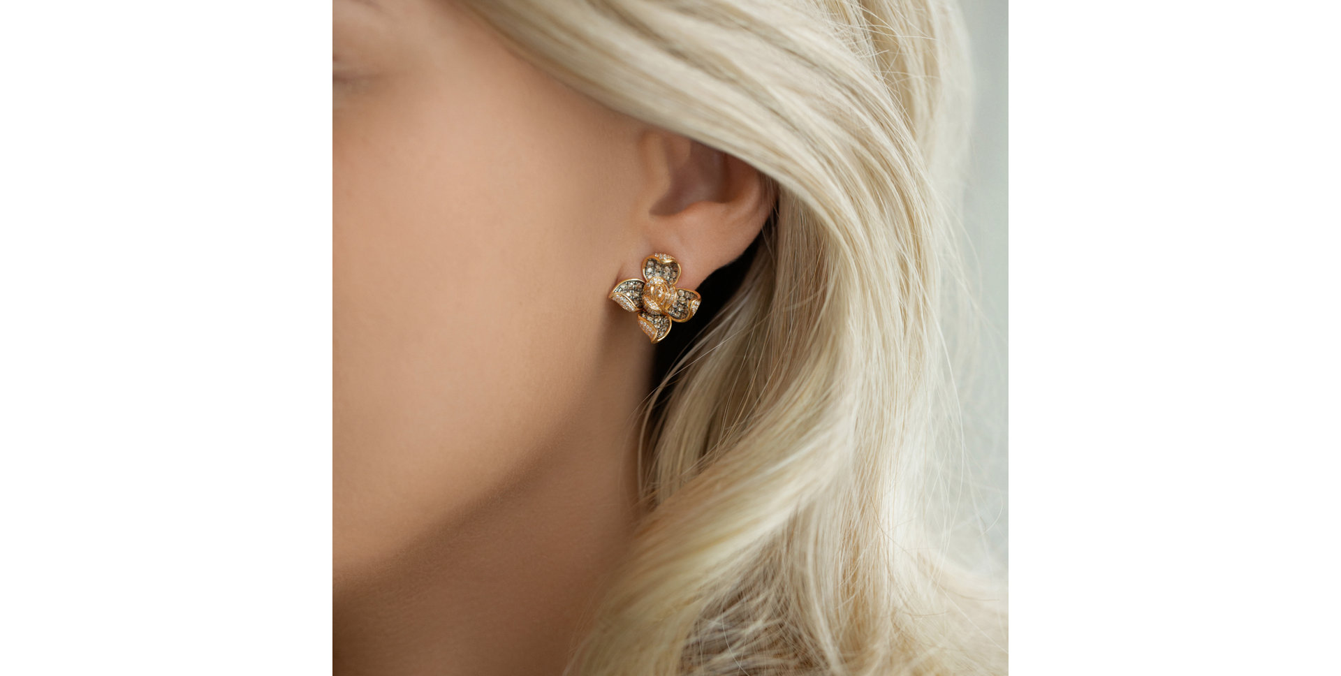 Náušnice s bielymi a hnedými diamantmi Luciana