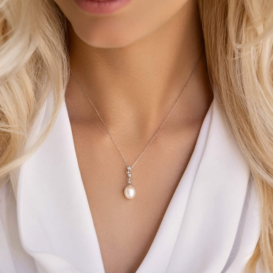 Přívěsok s perlou a diamantmi Pearl Royalty