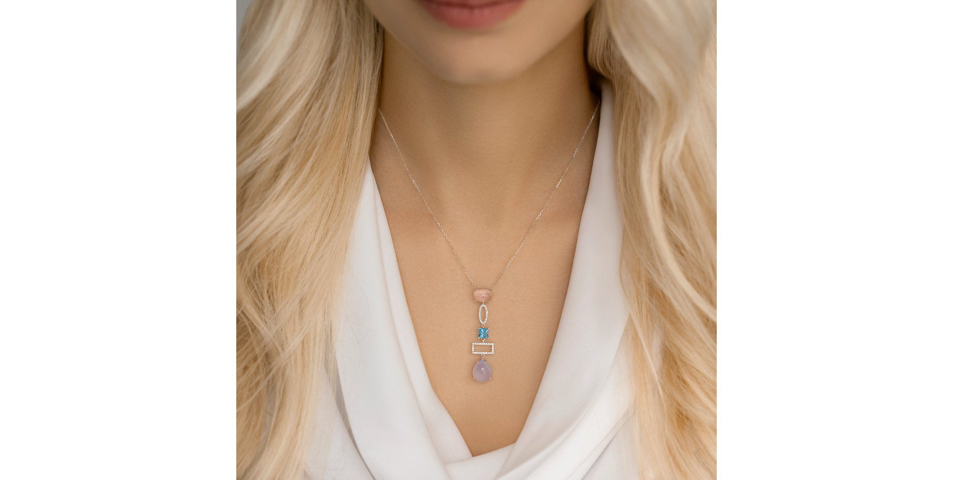 Přívěsok s diamantmi a drahokamami Abstract Performance