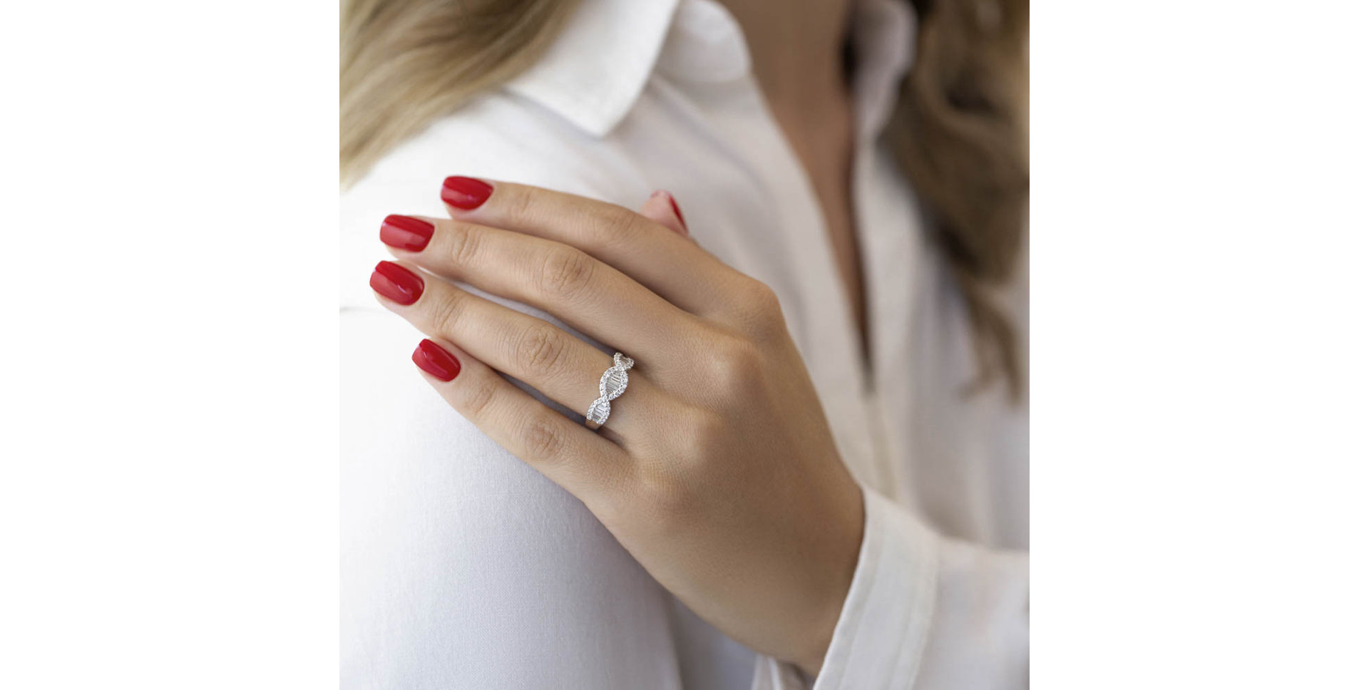 Prsteň s diamantmi Infinity Spiral