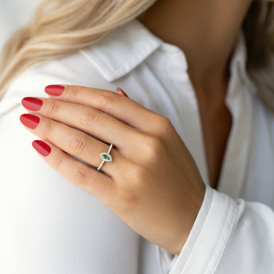 Prsteň s zafírom a diamantmi Aarliss