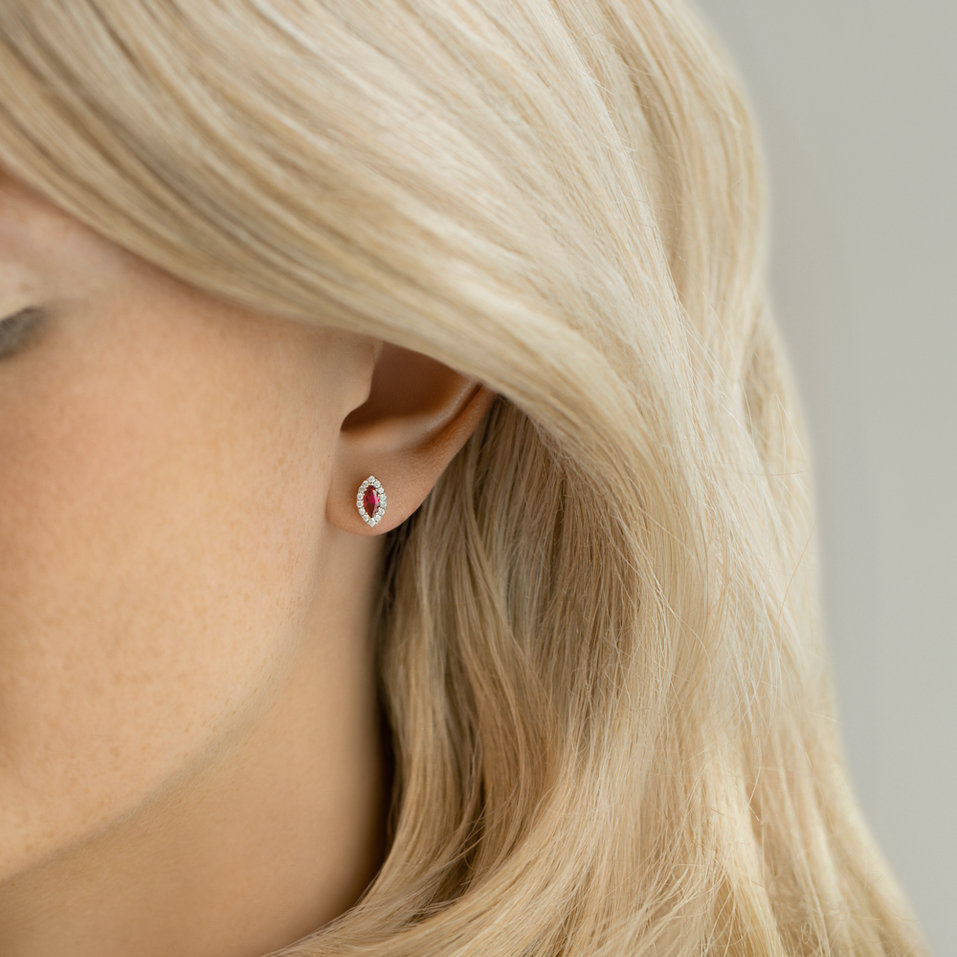 Náušnice s zafírom a diamantmi Sign of Desire