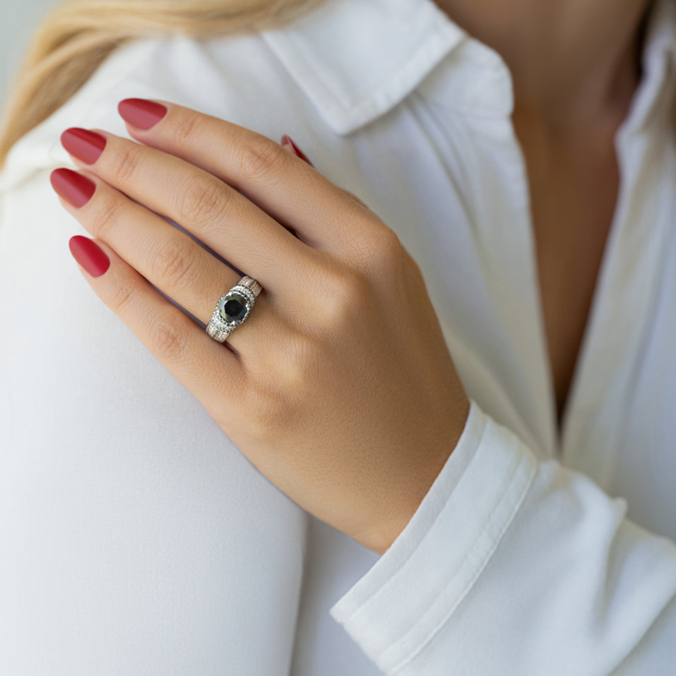 Prsteň s čiernymi a bielymi diamantmi Eugenio