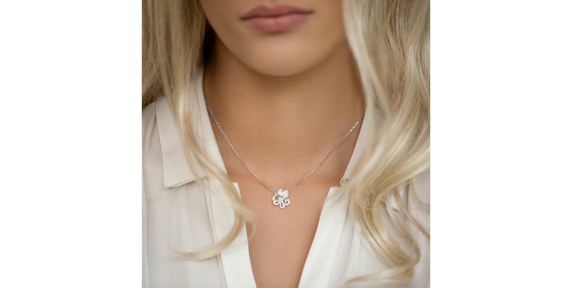 Náhrdelník s čiernymi a bielymi diamantmi Miss Octopus