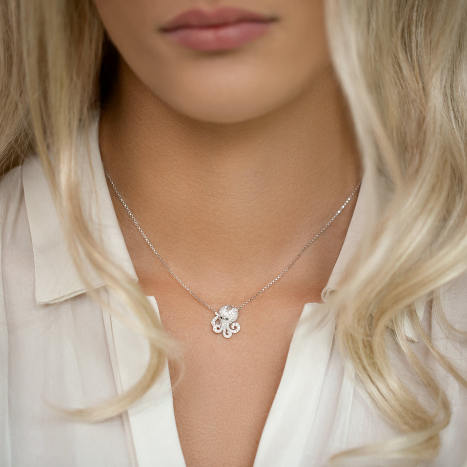 Náhrdelník s čiernymi a bielymi diamantmi Miss Octopus