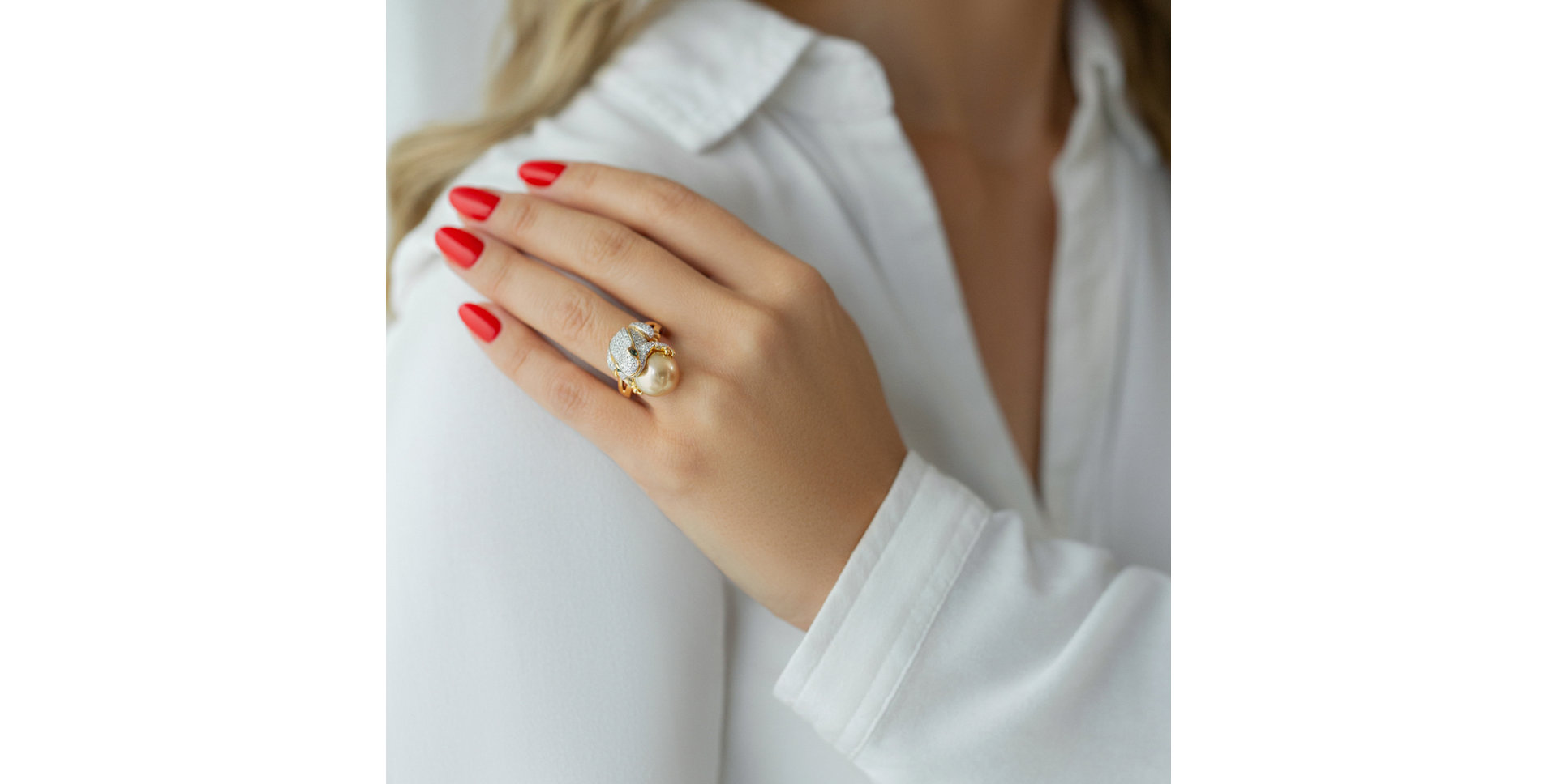 Prsteň s perlou, diamantmi a granátmi The Frog Prince