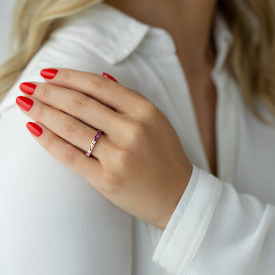 Prsteň s diamantmi, zafírmi a rubínmi Cherry Haze