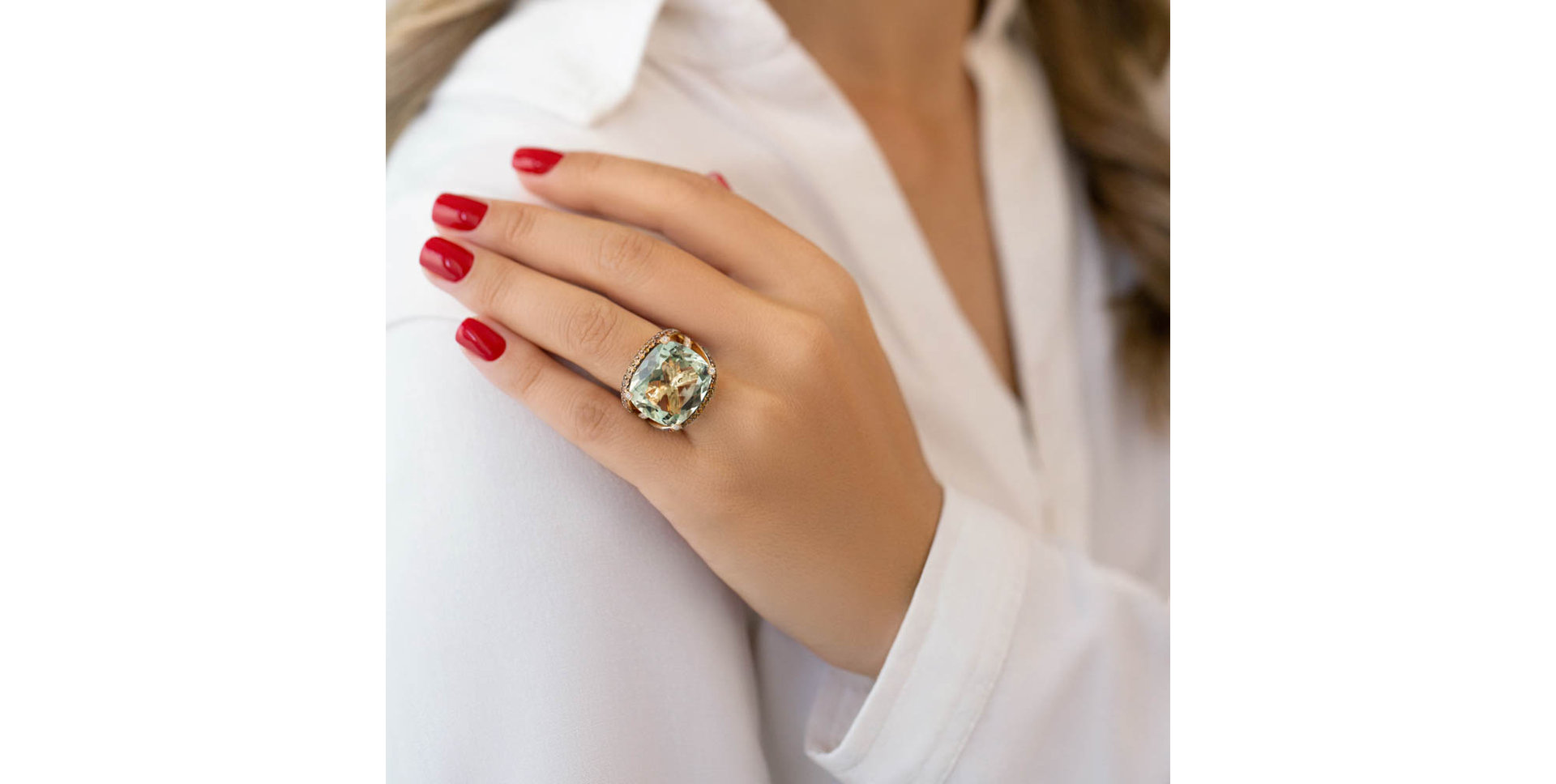 Prsteň s ametystom, bielymi, hnedými diamantmi a zafírmi Renaissance