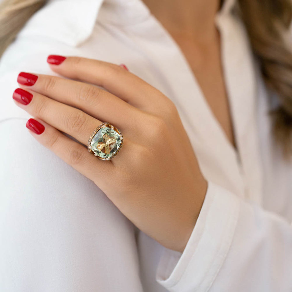 Prsteň s ametystom, bielymi, hnedými diamantmi a zafírmi Renaissance