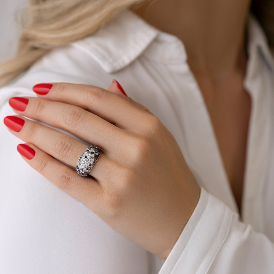 Prsteň s čiernymi a bielymi diamantmi Marwan