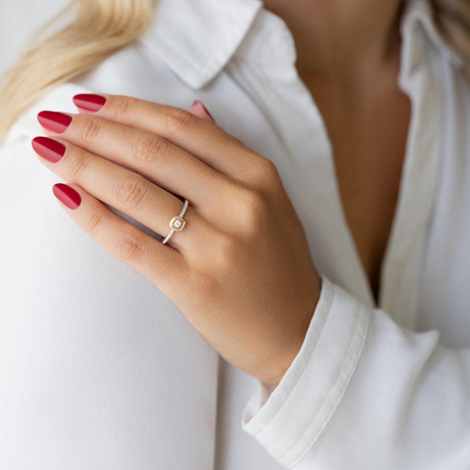 Prsteň s diamantmi Holding Swing